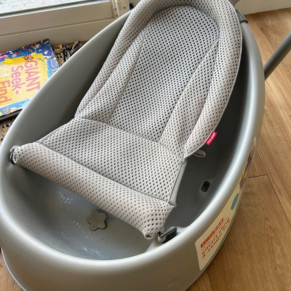 Skip Hop MOBY® Smart Sling™ 3-Stage Tub - Picture 4 of 4